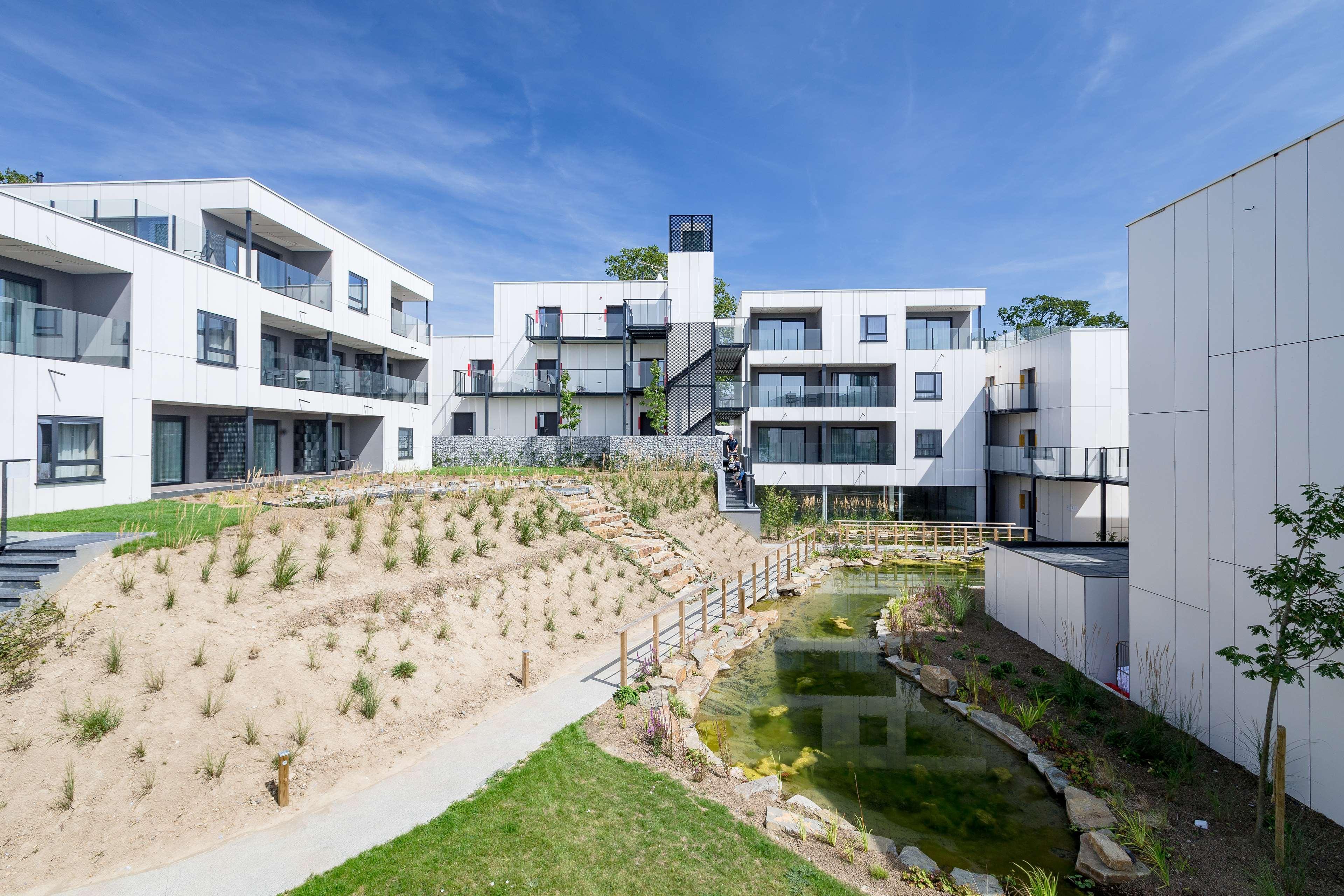 Best Western Plus Golden Lakes Hotel Boussu-lez-Walcourt Exterior foto