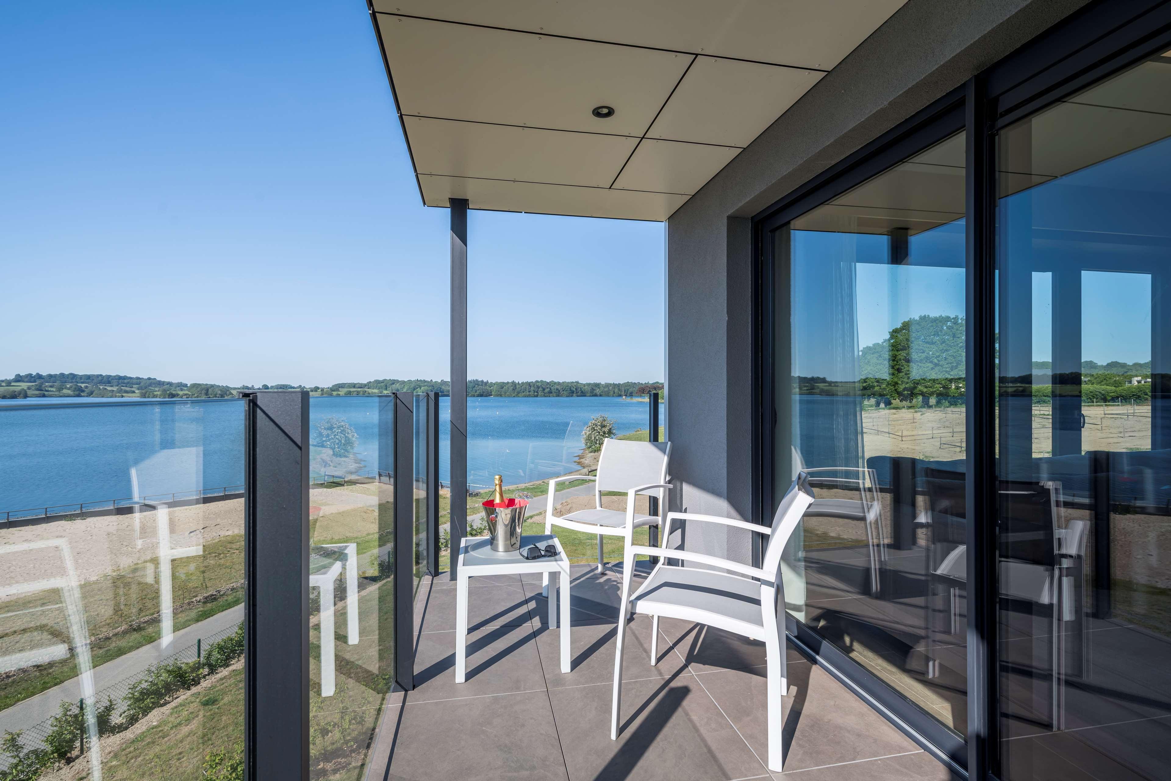 Best Western Plus Golden Lakes Hotel Boussu-lez-Walcourt Exterior foto