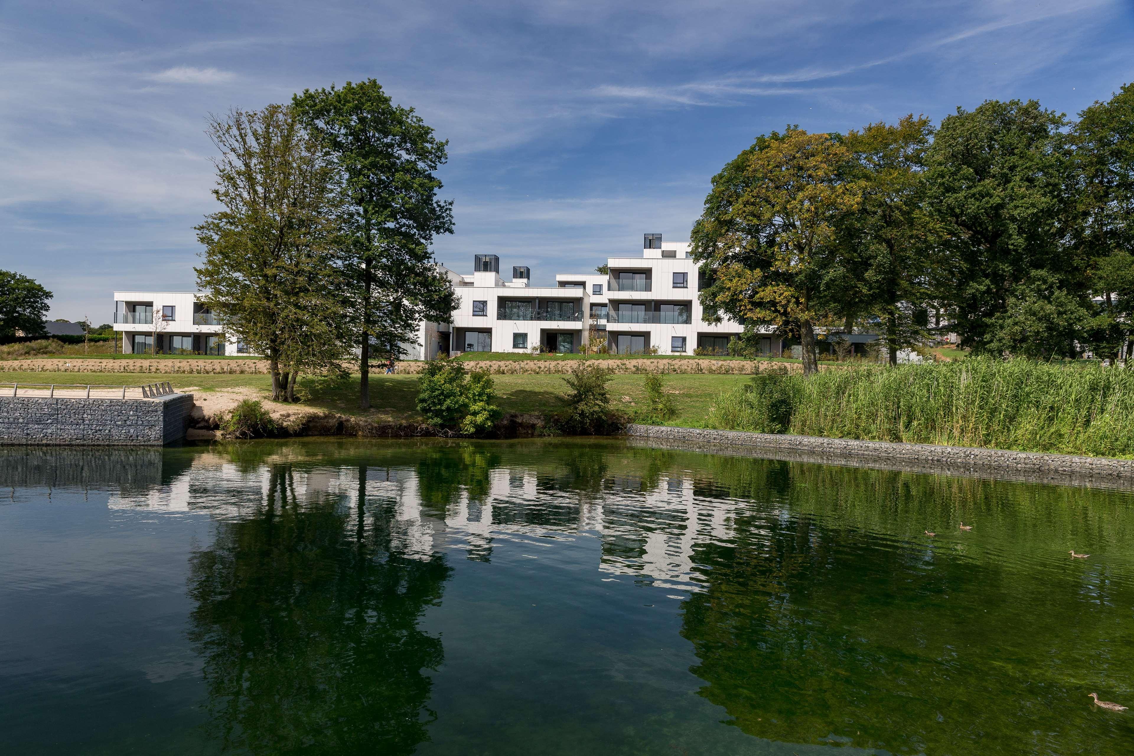 Best Western Plus Golden Lakes Hotel Boussu-lez-Walcourt Exterior foto